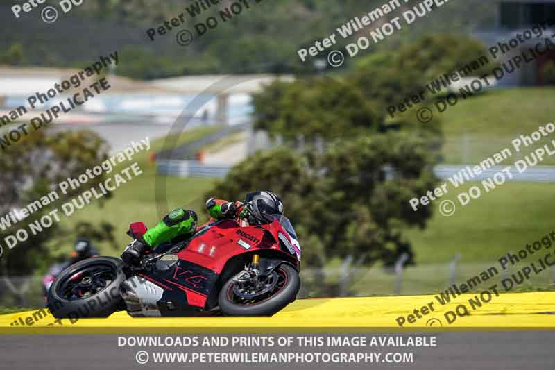 motorbikes;no limits;peter wileman photography;portimao;portugal;trackday digital images